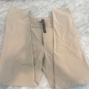 Lululemon Commission Classic Tapered Golf Pant